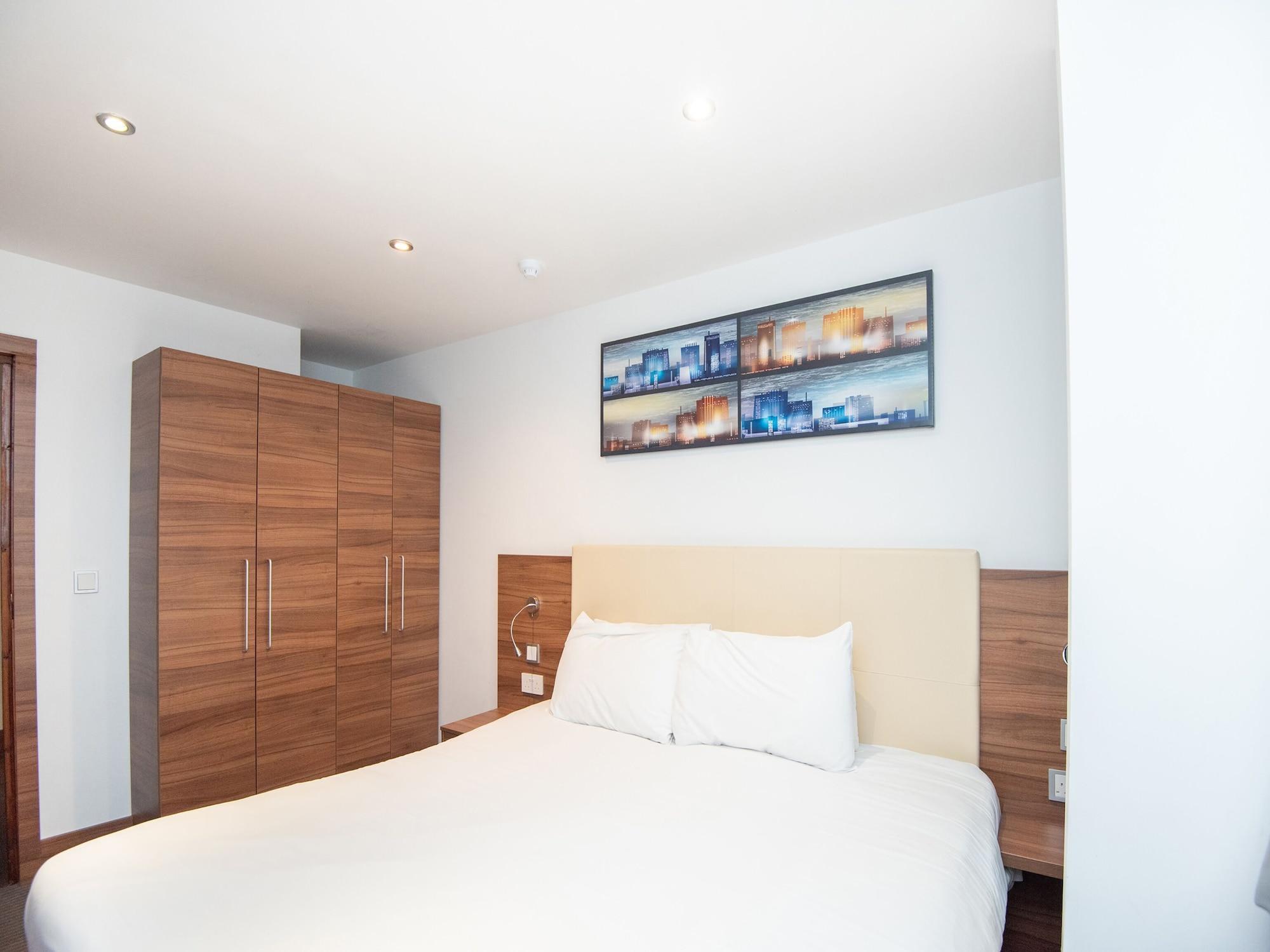 Livin' Serviced Apartments Watford  Ngoại thất bức ảnh